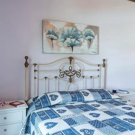 Villa Dimora Rovena 24, Emma