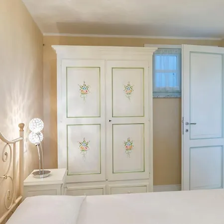 Villa Dimora Rovena 24, Emma